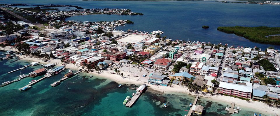 2 Liveaboards in Ambergris Caye, Belize - LiveAboard.com