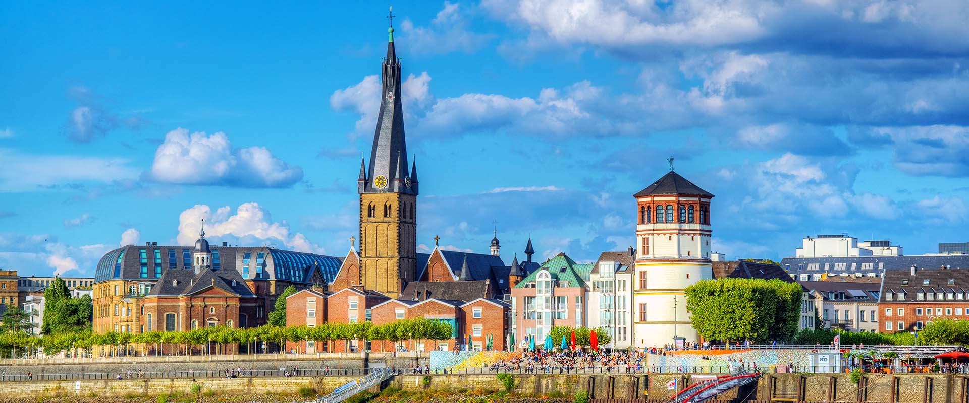 Architecture and History on a Düsseldorf River Cruise